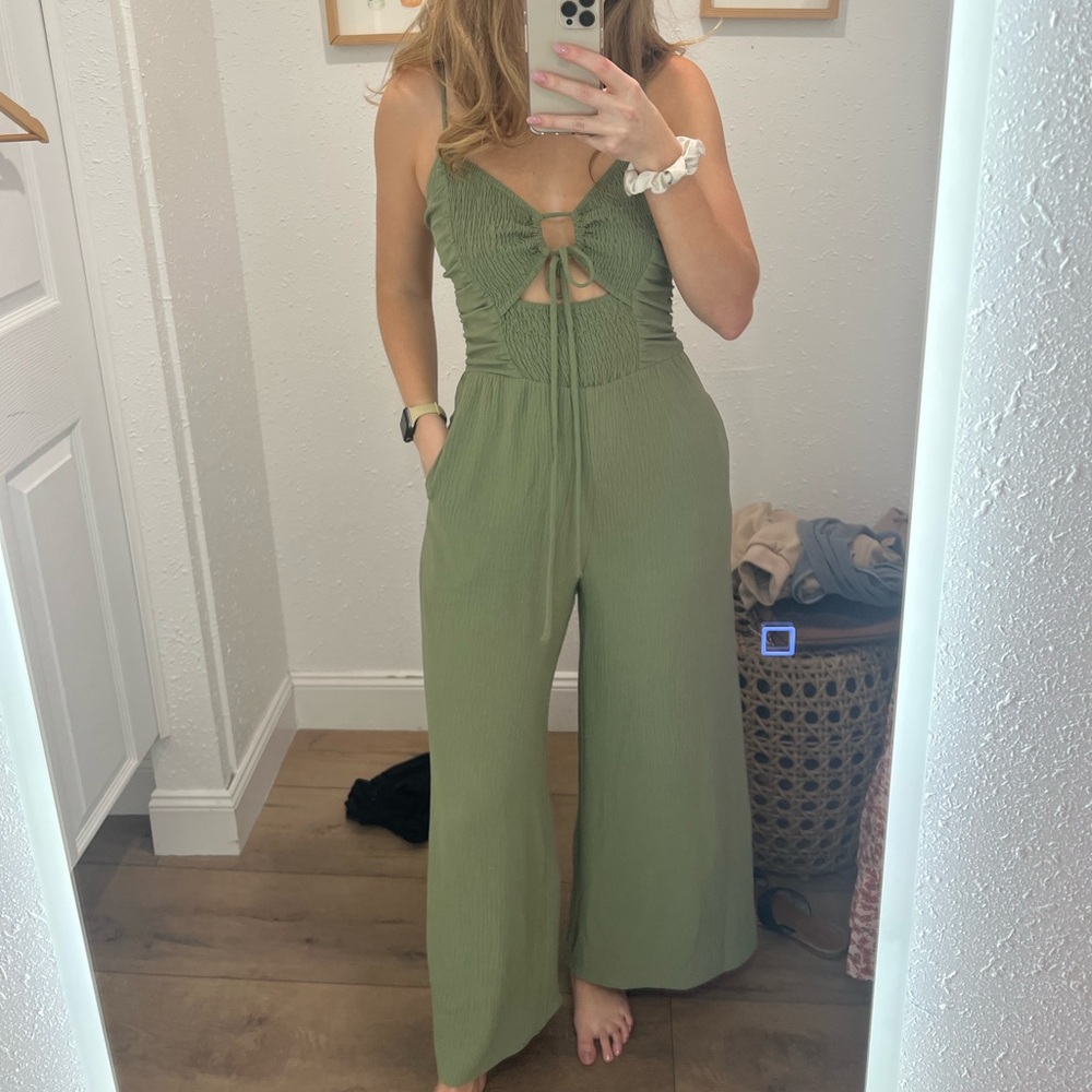 Elegant Green Jumpsuit